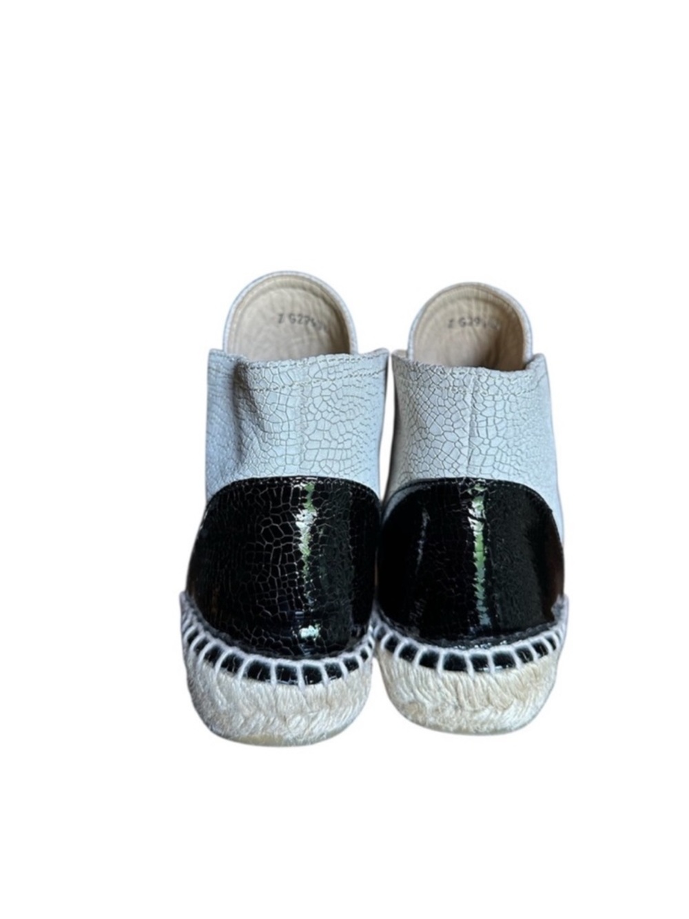 CHANEL ICONIC LOGO
CRACKLE HIGH TOP
ESPADRILLE SNEAKERS
RETAIL 995 - Picture 4 of 7